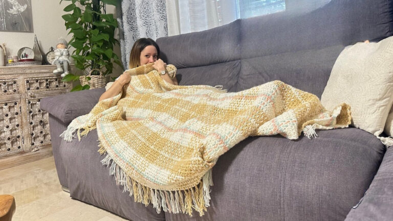 Free Crochet Plaid Blanket Patterns For Beginner-Friendly Design