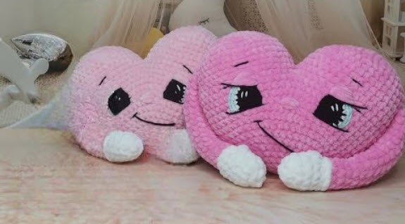 Sweet Crochet Heart Plushie Amigurumi Toy Pattern for Beginners