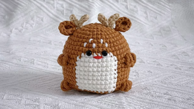 Crochet Reindeer Pattern Beginner Amigurumi for Christmas