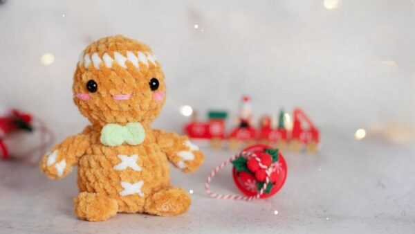 Easy Crochet Gingerbread Doll Amigurumi Pattern