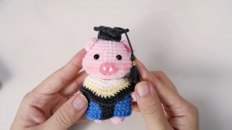Delightful Crochet a Graduation Pig Amigurumi Pattern Step‑by‑Step