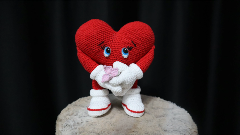 Wonderful Crochet Kawaii Heart Doll & Beginner Amigurumi Easy Pattern