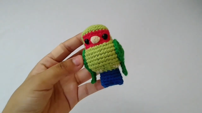 Shining Crochet Lovebird Parakeet Amigurumi Pattern Step-by-Step Instructions