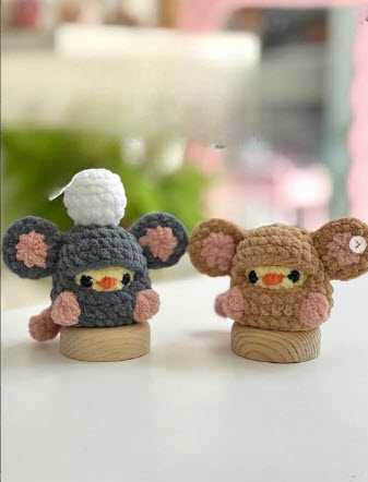 Awesome Crochet Chef Mouse Free Pattern with Fluffy Pom Hat