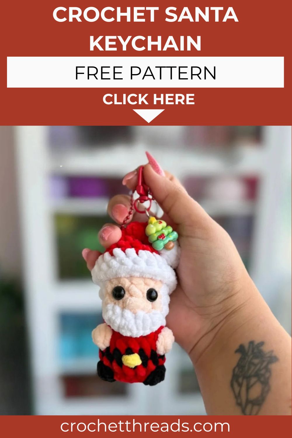 Adorable Crochet Santa Keychain – Free Christmas Amigurumi Pattern