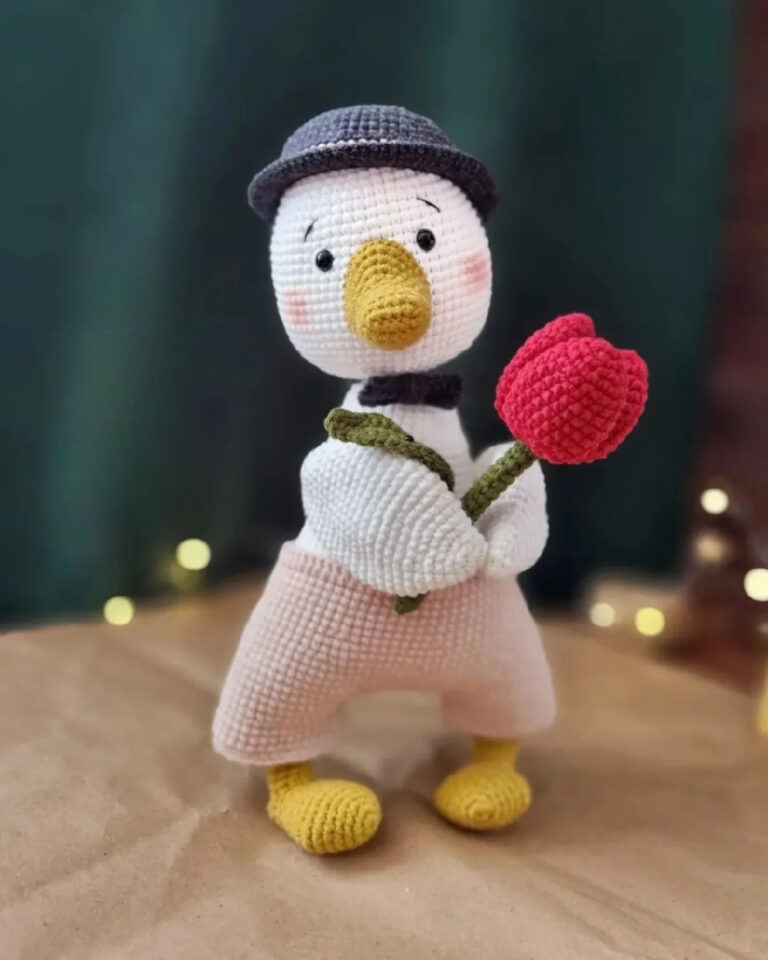 Easy Crochet Tulip Flower – Free Pattern for Beginners
