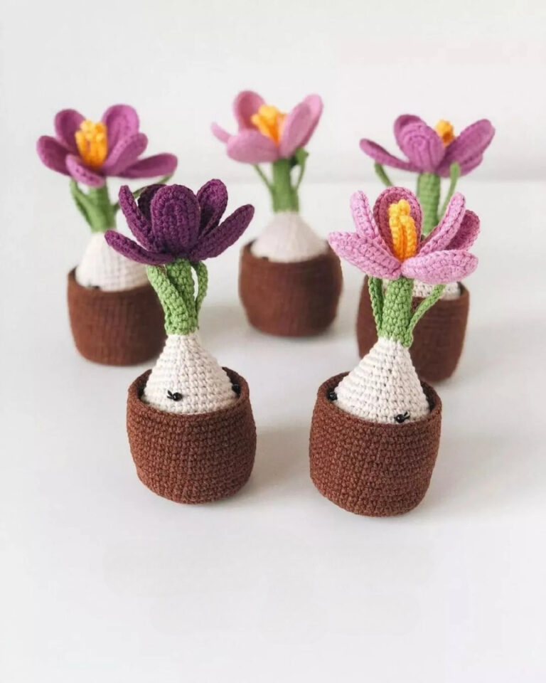 Potted Crocus Crochet Pattern – Free and Beginner Friendly