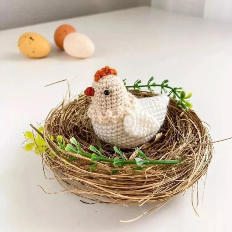 Sitting Hen Crochet Pattern – Free Tutorial