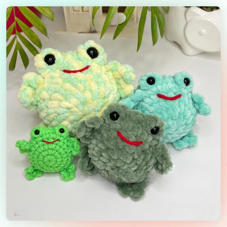 Velvet Frog Crochet Pattern – Free and Quick to Make
