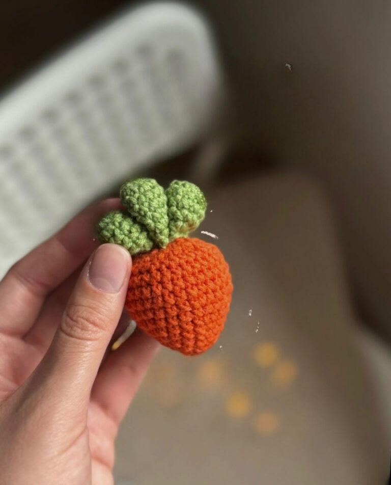 Free Crochet Little Carrot Pattern for Everyday Style