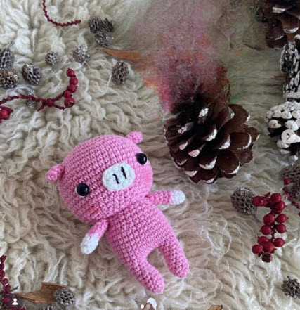 Crochet Pink Pig Amigurumi Pattern for Memorable Gifts