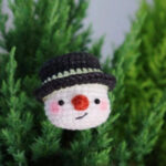 Crochet Snowman Face Amigurumi Pattern for Winter Charm