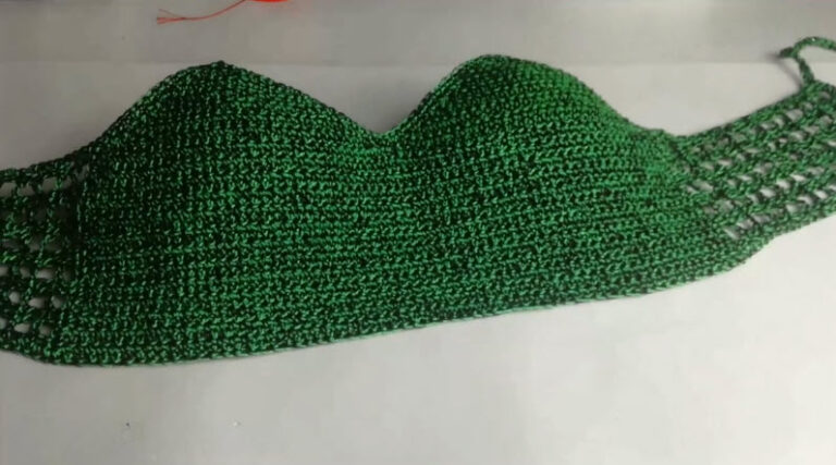 Crochet Super Crop Top Pattern for Beach Days