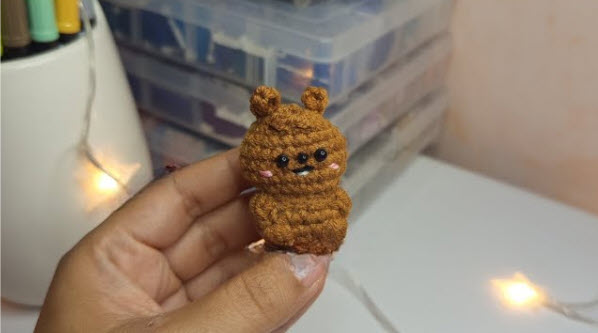 Crochet Quokka Keychain Amigurumi Pattern for Beginners