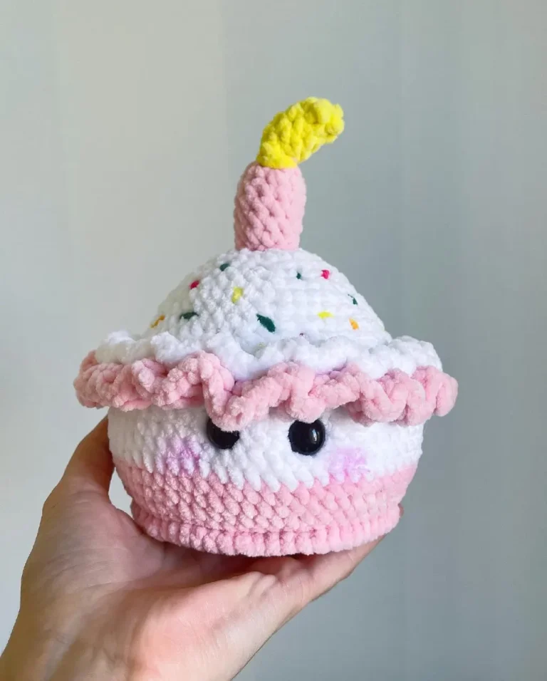 Cute Crochet Birthday Cupcake Amigurumi Pattern