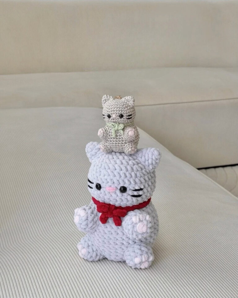Sweet Crochet Cat Pair Amigurumi Pattern