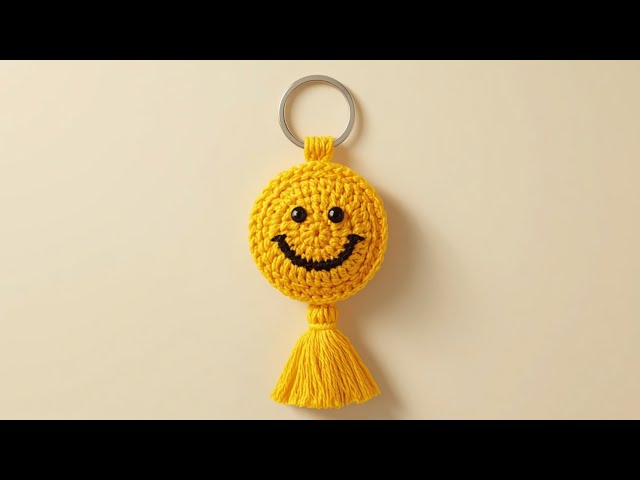 Crochet Smiley Face Keychain Amigurumi Pattern for Modern Vibes