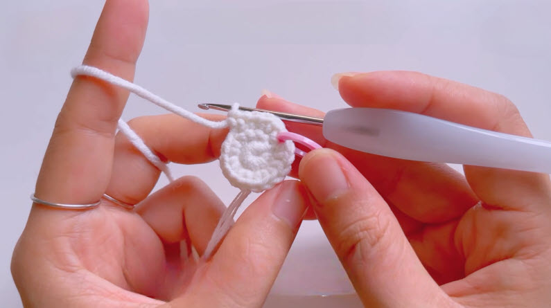 Crochet Dumpling Keychain Amigurumi Pattern for Holiday Fun