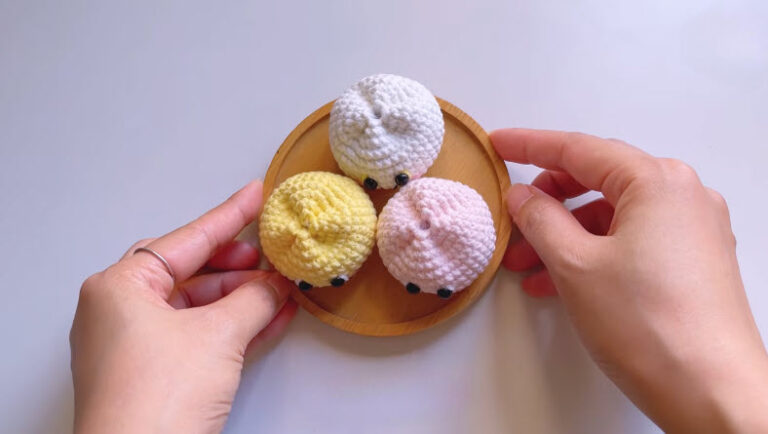 Crochet Dumpling Keychain Amigurumi Pattern for Holiday Fun