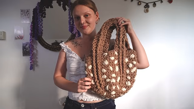 Crochet Fawn Shoulder Bag Pattern for Everyday Charm