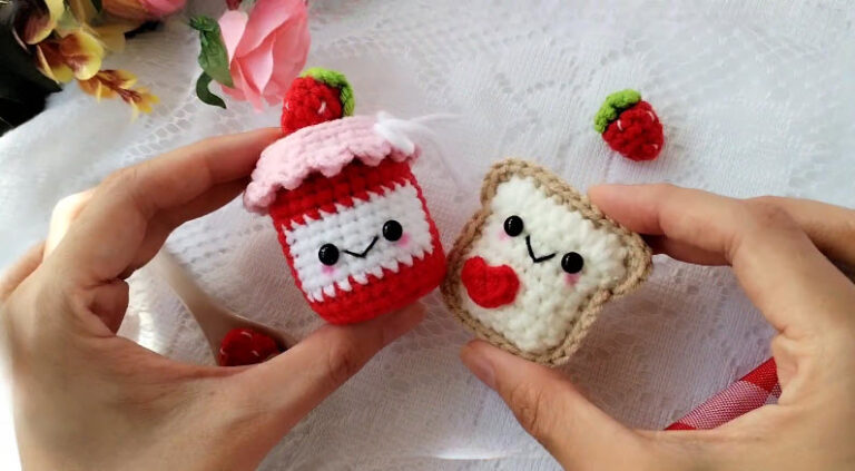 Crochet Jam Jar and Toast Keychain Amigurumi Pattern with Breakfast
