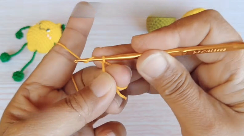 Crochet Long-Limbed Lemon Pattern for Bags and Cars