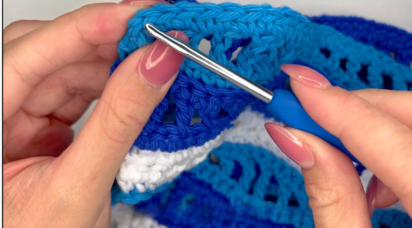 Crochet Wave Halter Top Pattern for Cozy Evenings