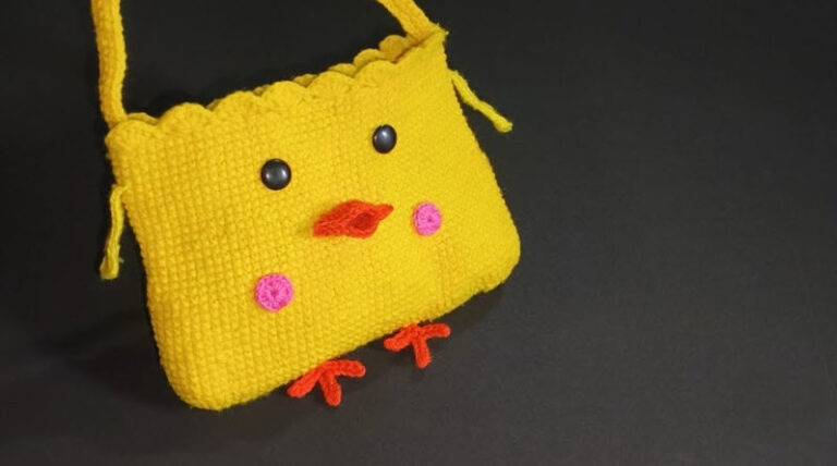 Free Crochet Chick Bag Pattern with Easy Instructions