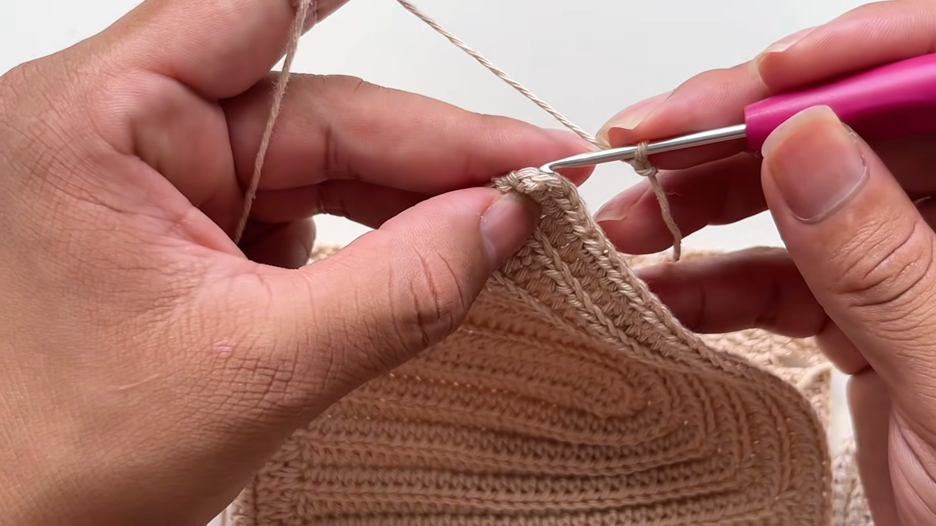 Free Crochet Cropped top Pattern with pearls