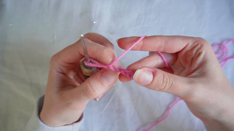 Working chain stitches with wooden crochet hook