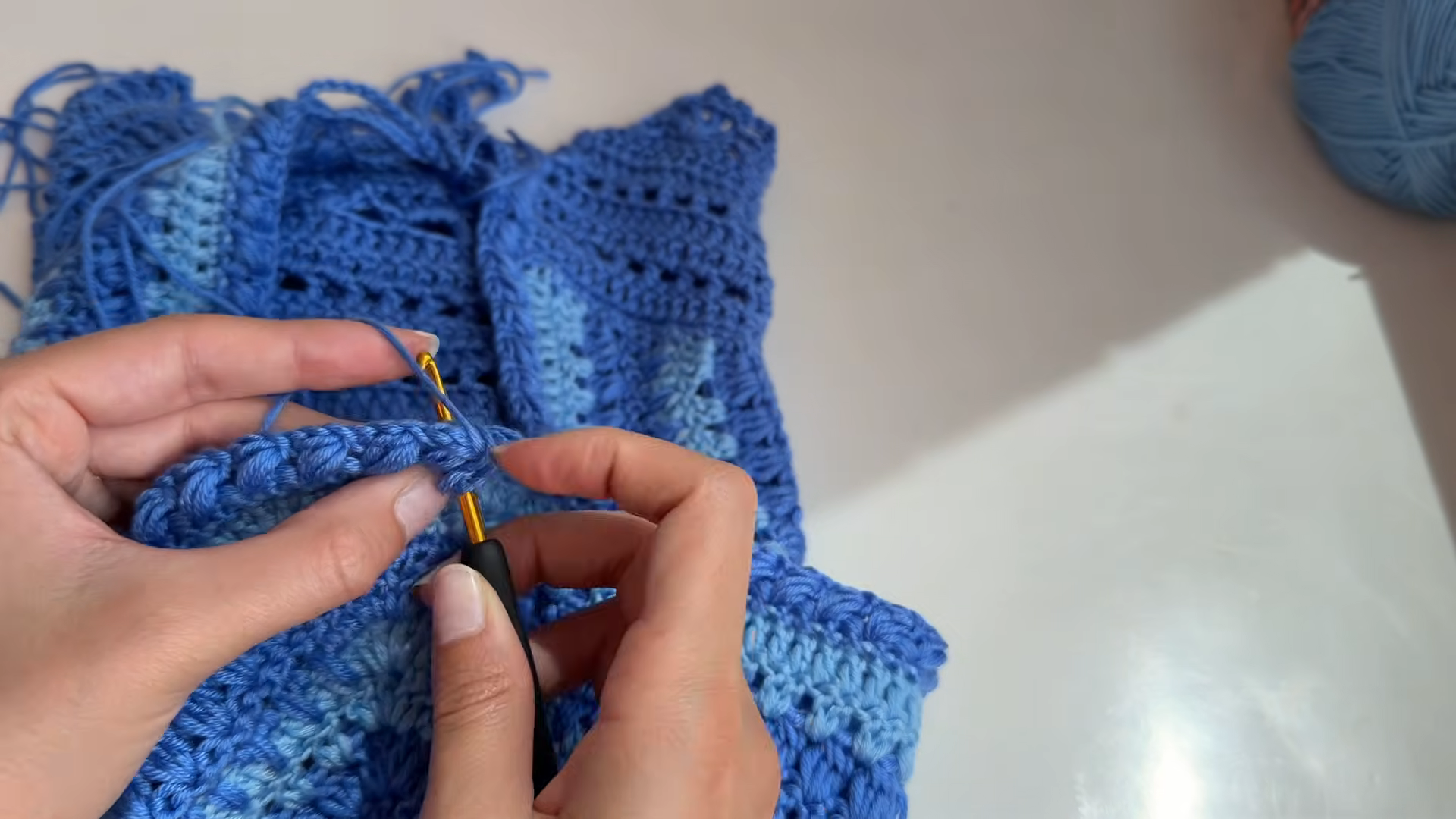 Working stitch pattern on crochet halter top