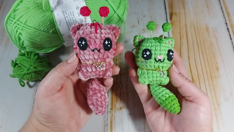 A Playful Crochet Alien Cat Amigurumi Pattern for Unique Décor (2)