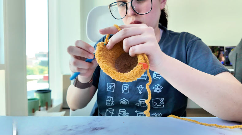 Body cup shaped wider for the plush capybara.
