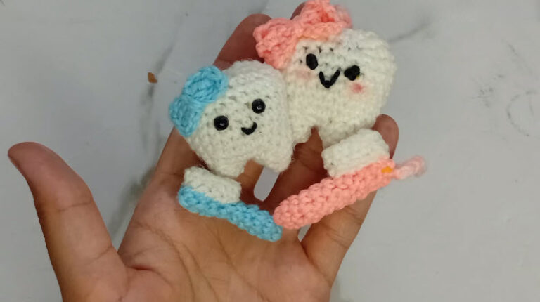 Crochet Tooth and Toothbrush Keychain Amigurumi Pattern