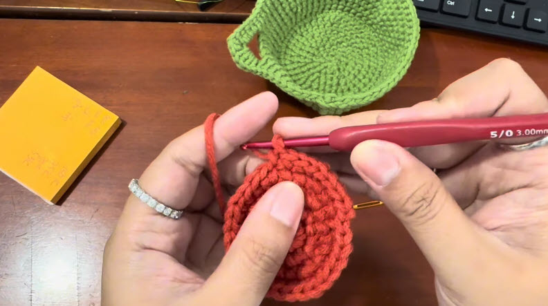 Round 5 increase pattern forming the orange basket shape