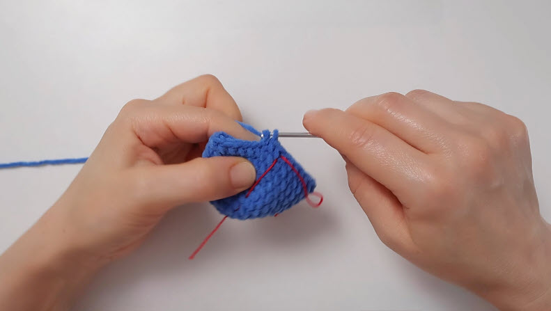 Single crocheting thirteen stitches before bobble stitch section