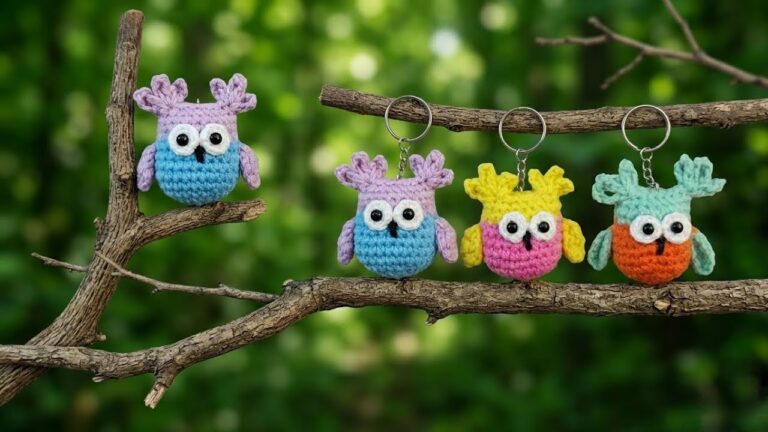 Small Crochet Owl keychain Pattern with round eyes and wings