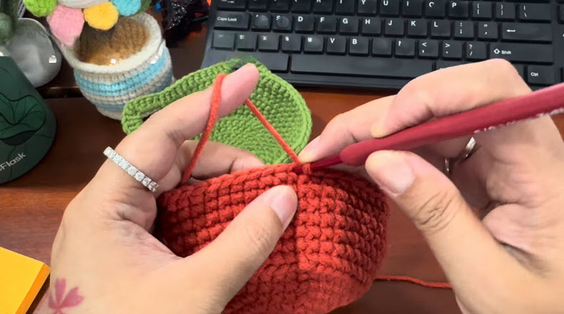 Working increase pattern near green cat ear basket rim