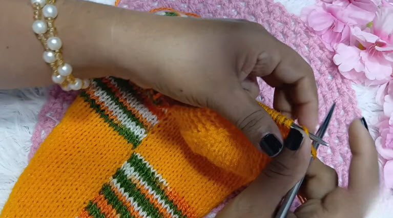 Working striped blocks next to the yellow square.