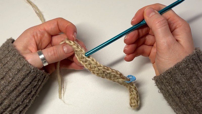 Long foundation chain with a stitch marker.